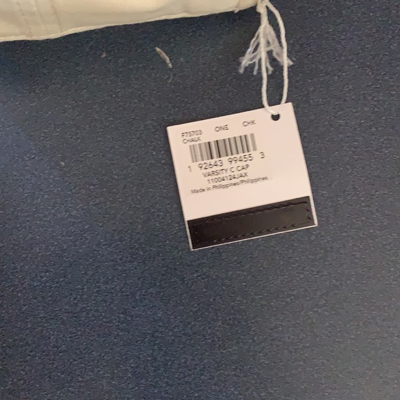 Hat - Picture 2 of 4